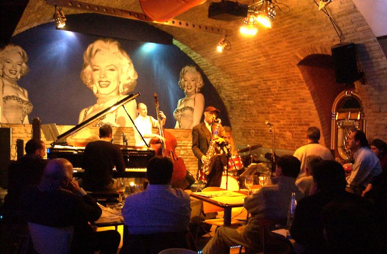 Quarantaquattro gatti